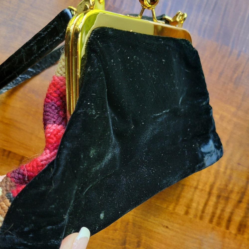 CLEVER CARRIAGE CO NEEDLEPOINT ROSE VELVET HANDBAG - Picture 15 of 15